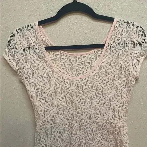🛍 3 for $20 Women’s Peplum Lace Top - Picture 5 of 6